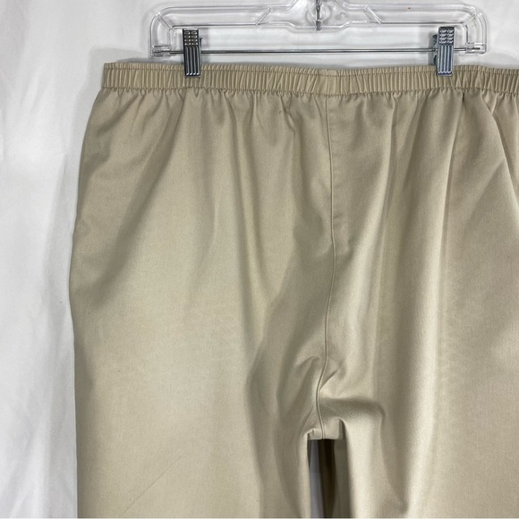 Draper’s & Damon’s Women’s Elastic Waist Pull-On Khaki Pants - Picture 4 of 8